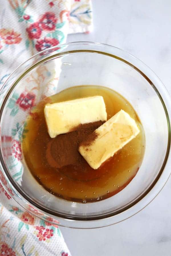ingredients for cinnamon butter recipe, cinnamon honey butter. how to melt honey. 