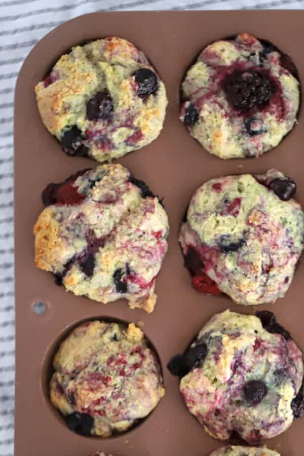 how to make berry muffins, easy mixed berry muffins from fresh berries or frozen berries. 