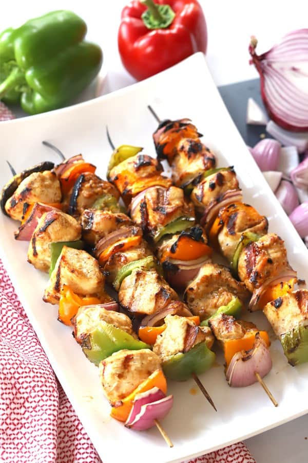 Healthy southwest Chicken shish kabobs on a plate.