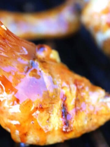 buffalo chicken glaze is so easy. It's the perfect topping to your favorite buffalo burger, buffalo pizza or buffalo chicken wings