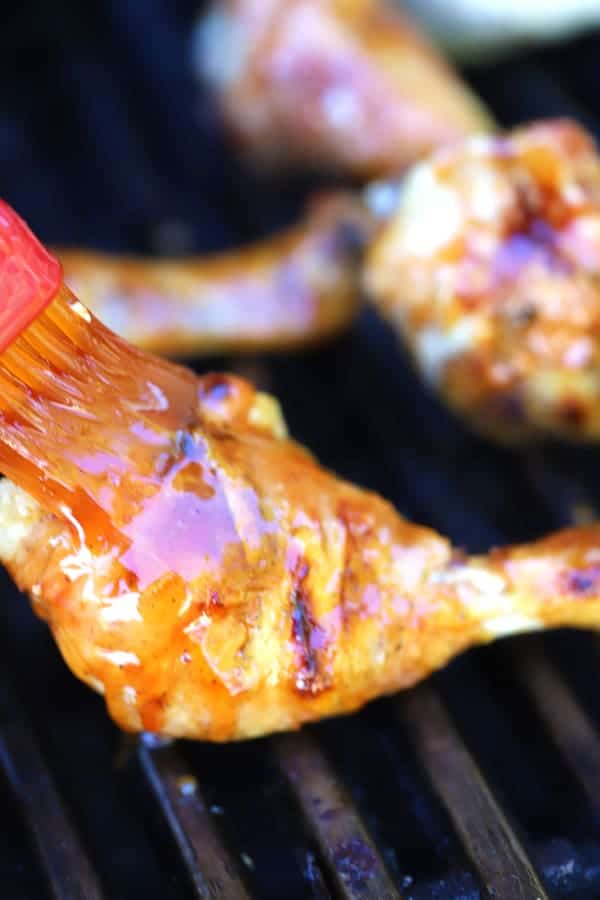 great chicken recipes, buffalo drumsticks brushed with homemade buffalo sacue