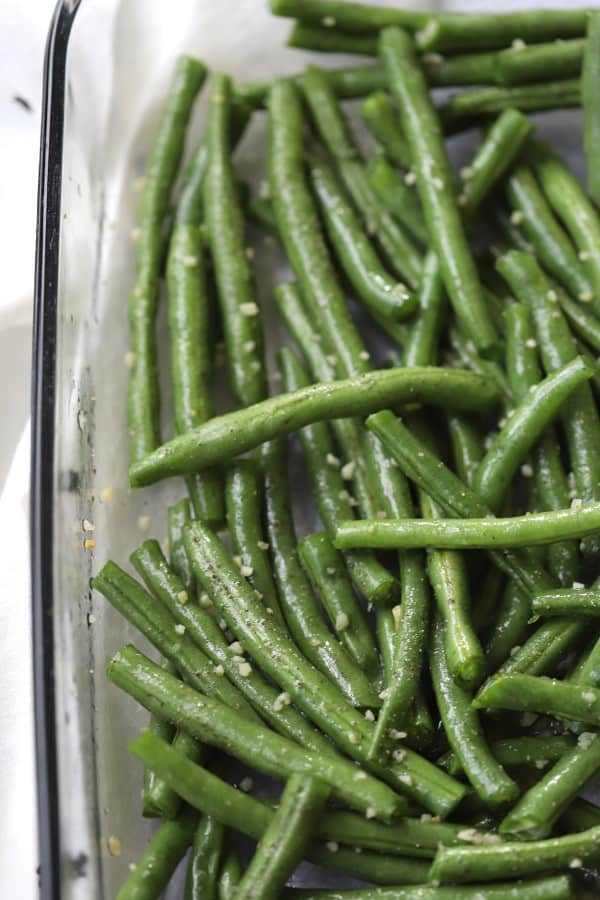 oven roasted Green Beans with garlic and lemon, baked fresh green beans.