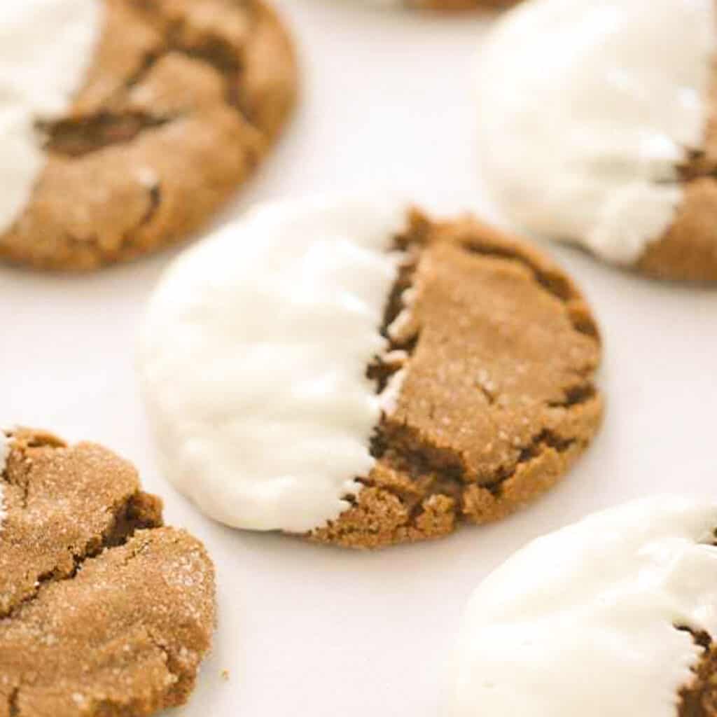 white chocolate dipped gingersnap cookies, Gingerbread Cookie Recipes, old fashioned gingerbread recipes, gingerbread recipes easy.