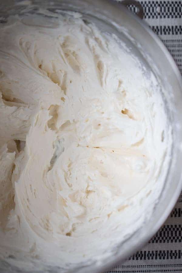 buttercream frosting recipe in a kithcenaide bowl