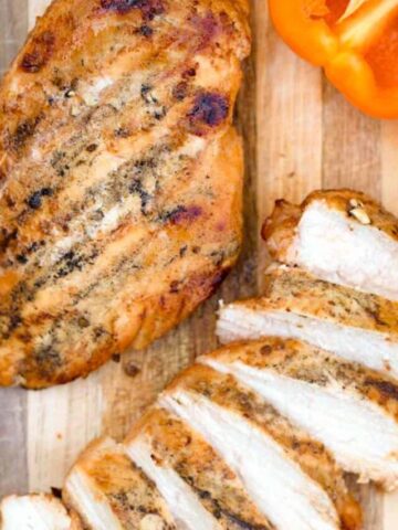 southwest grilled chicken sliced on cutting board