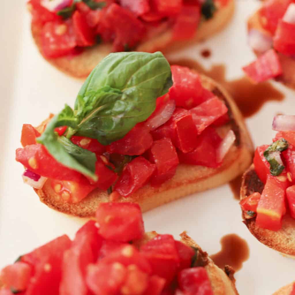 Best bruschetta recipe; tomato bruschetta. Easy memorial day recipes.