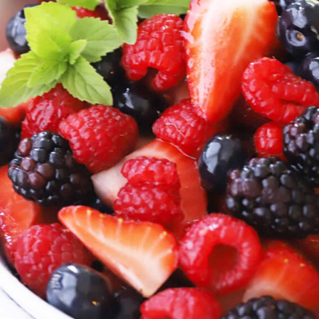 berry fruit salad with glaze, fruit glaze recipe, citrus fruit salad. 4th of july menu, 4th of july desserts