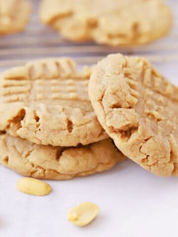 Peanut Butter Cookies with criss cross