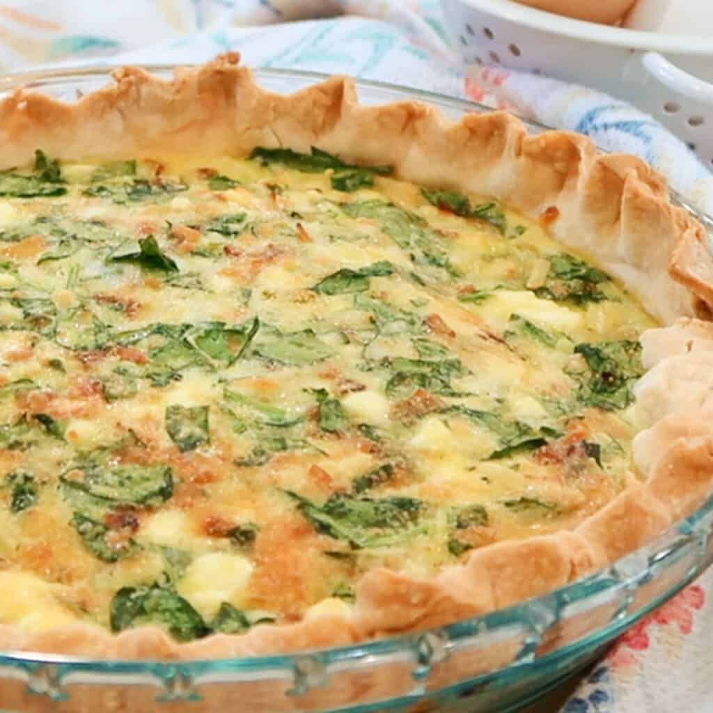 spinach and feta quiche recipe, an easy egg breakfast recipe. brunch menu ideas for a crowd