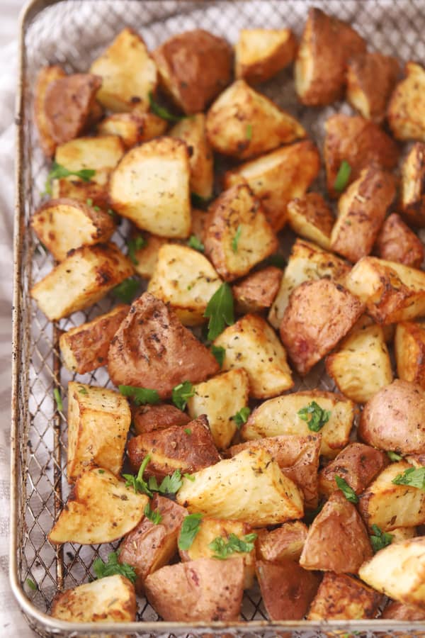 air fryer red potatoes recipe cooked in an air fryer, easy red potato recipe.
