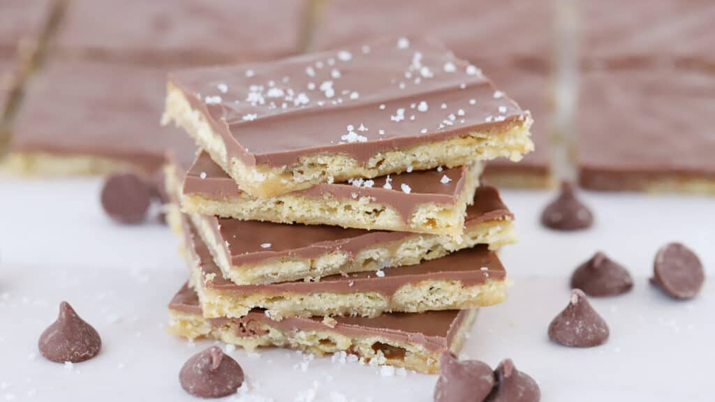 saltine cracker toffee with sea salt topping, recipe for toffee crackers, crack candy recipe. 