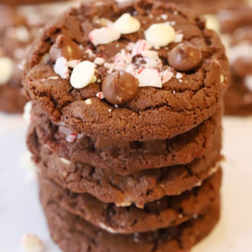how to make christmas cookies, best chocolate chip candy cane cookie recipe.