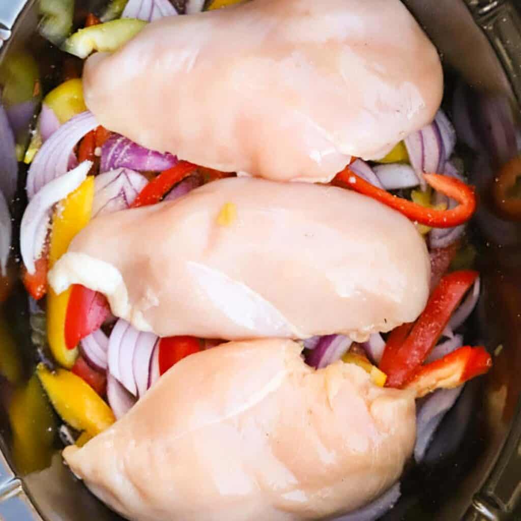 slow cooker chicken fajitas recipe,  easy healthy dinners. 
