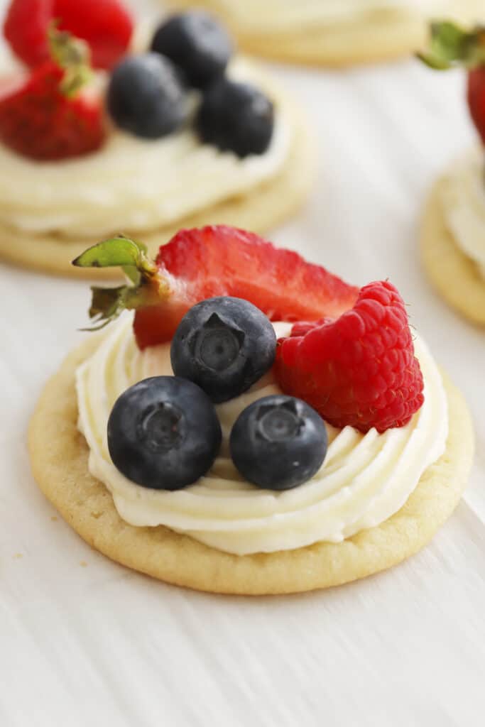 mini sugar cookie pizza recipe.