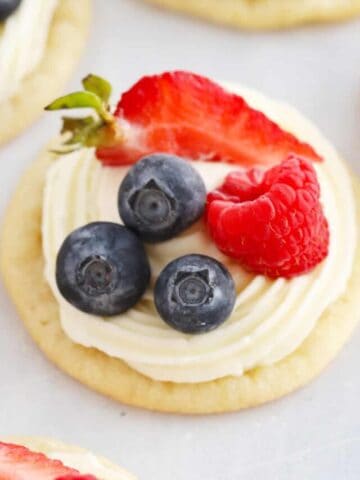 sugar cookie fruit pizza recipe, fruit pizza easy. cookie pizza, pizza cookies.