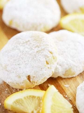 lemon cooler cookies with powdered sugar coating, powdered sugar lemon cookies.