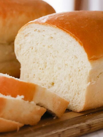 best white bread recipe on a cutting board, easy homemade bread recipe, soft bread recipe.