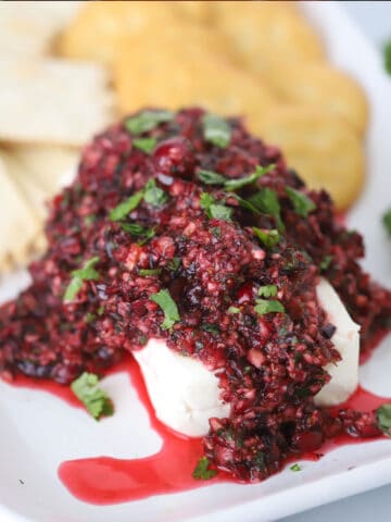 cream cheese cranberry salsa with crackers