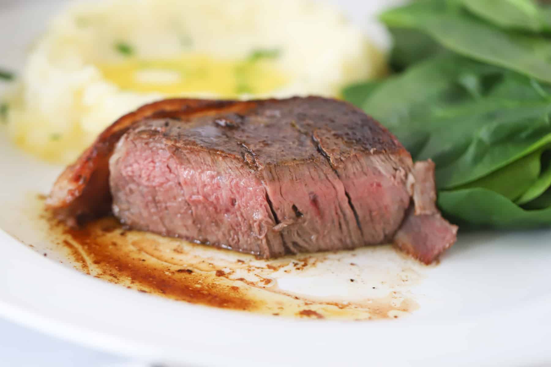 https://thecarefreekitchen.com/wp-content/uploads/2022/02/Filet-Mignon-3.jpg