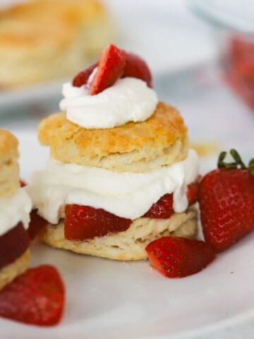 strawberry shortcake biscuit recipe with strawberries and whipped cream recipe