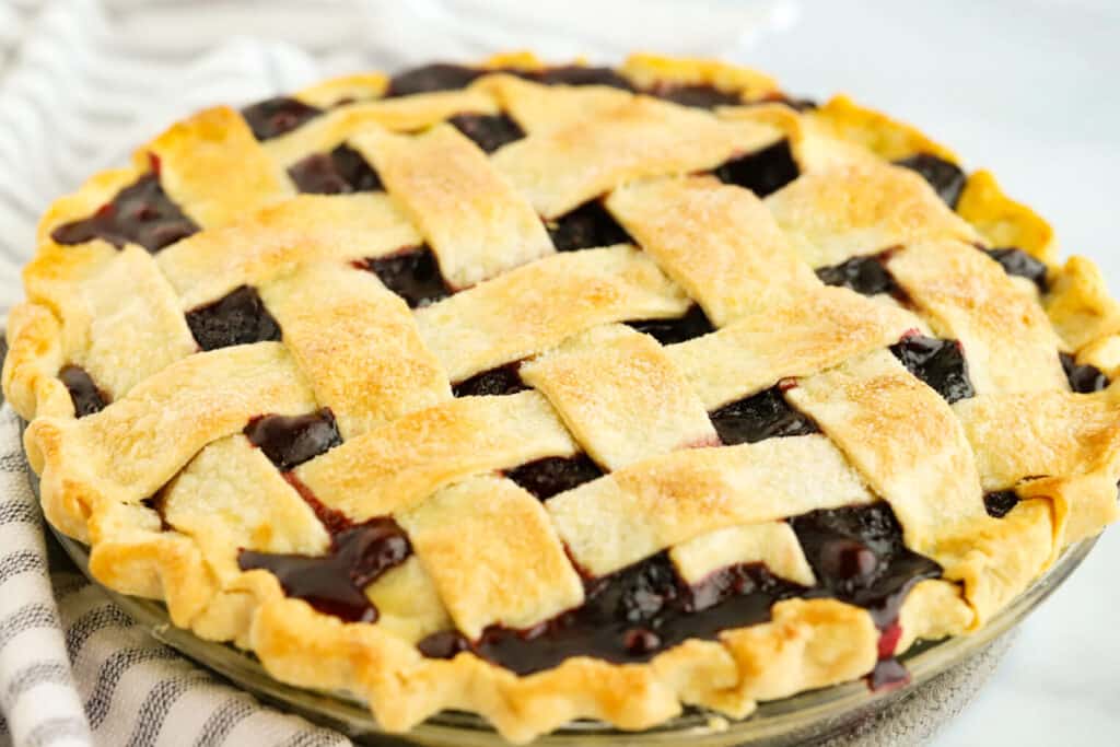 recipe for blackberry pie, best blackberry pie recipe. fresh blackberry pie, blackberry pie filling recipe. 