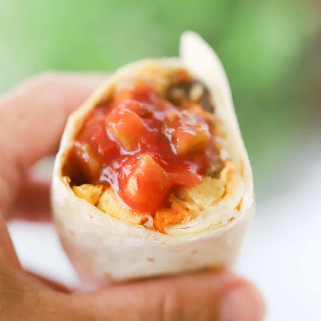 freezer friendly breakfast burrito