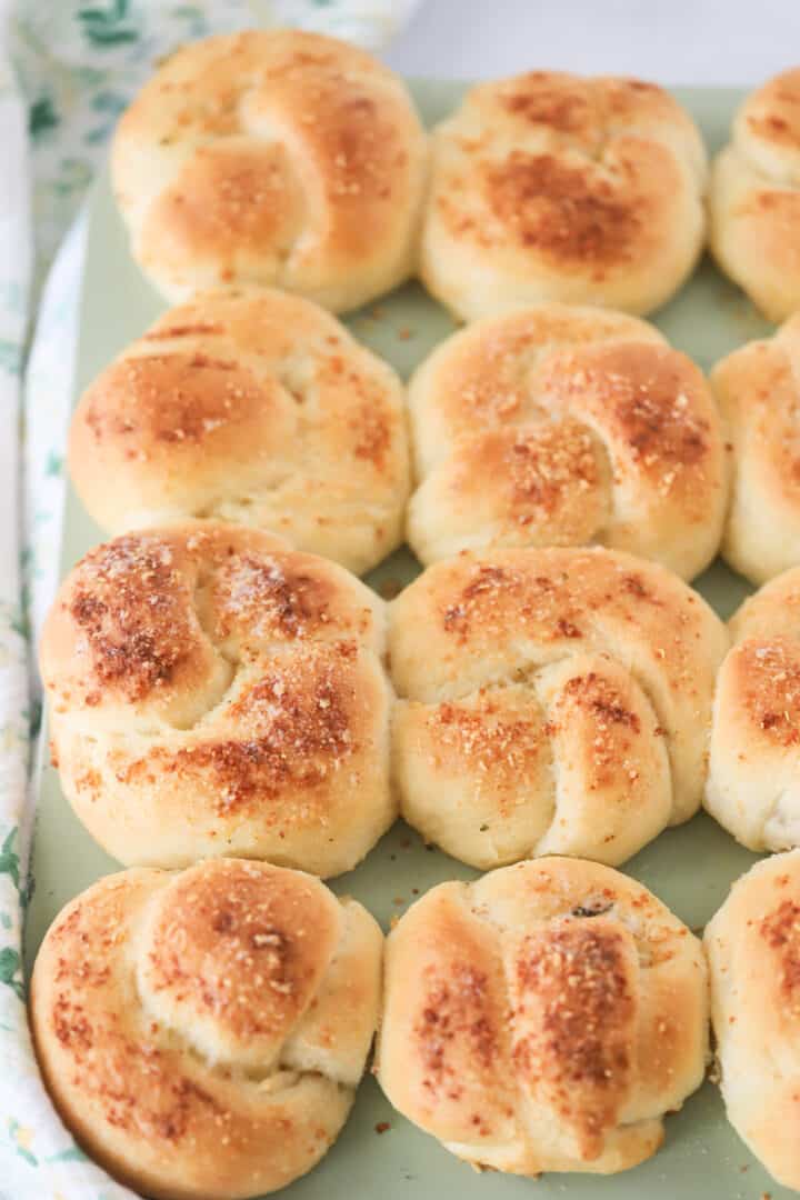 Easy Garlic Knots Recipe The Carefree Kitchen