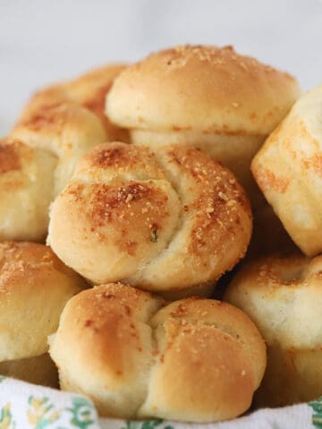 homemade garlic knots recipe, bread knots recipe.