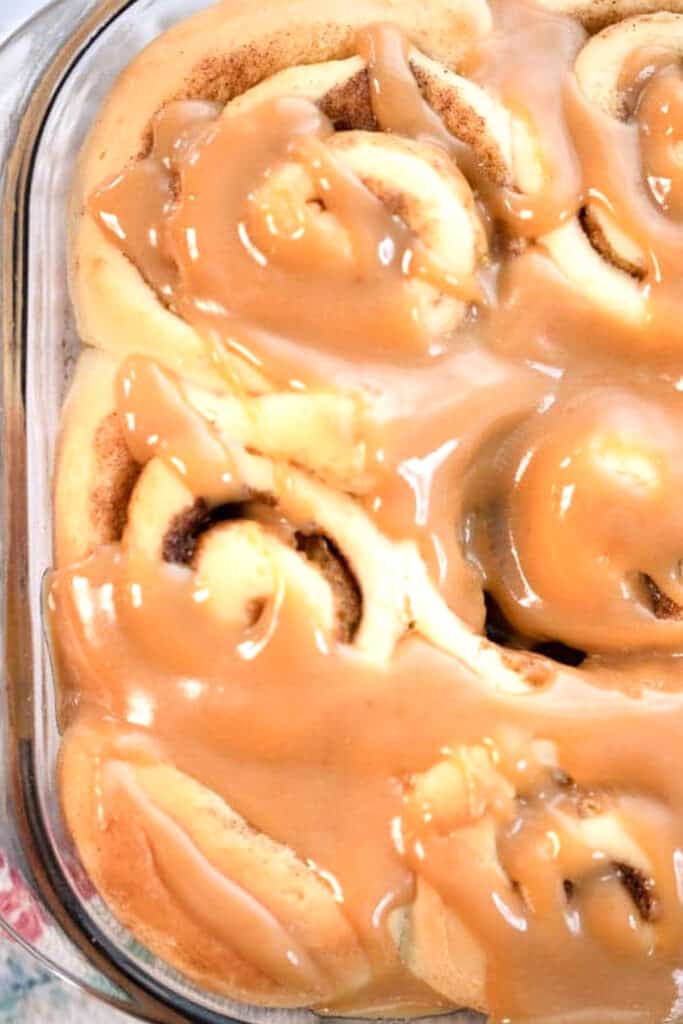 caramel rolls, cinnamon rolls with caramel.