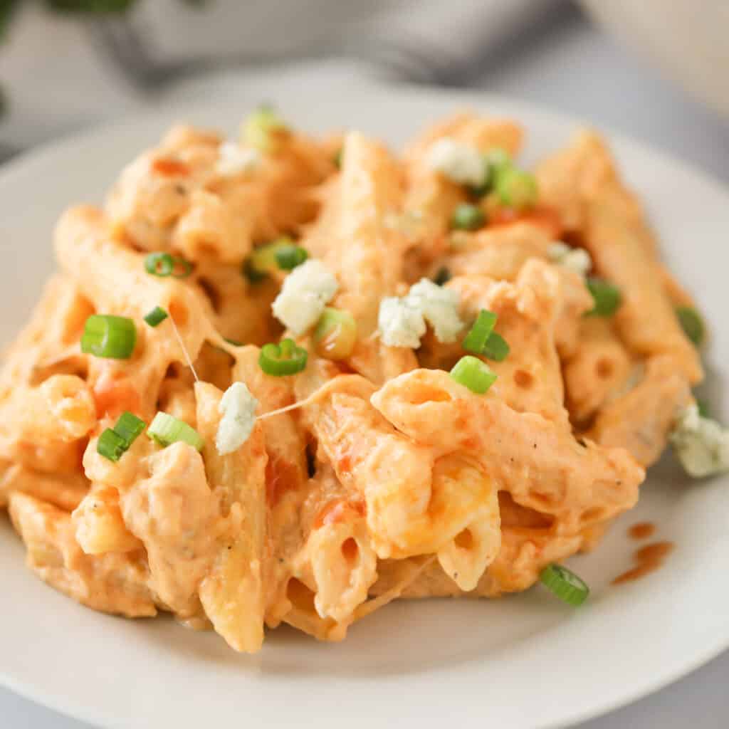 buffalo chicken pasta, best buffalo chicken recipe, buffalo chicken dinner ideas.