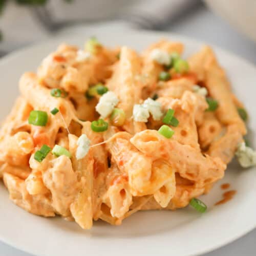 how to make the best Buffalo Chicken Pasta recipe.