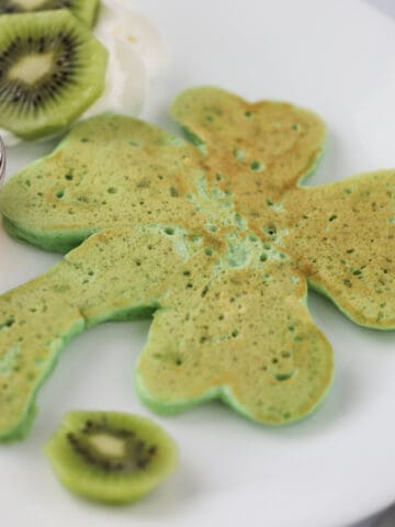 how to make the best shamrock pancakes, green pancake recipe.