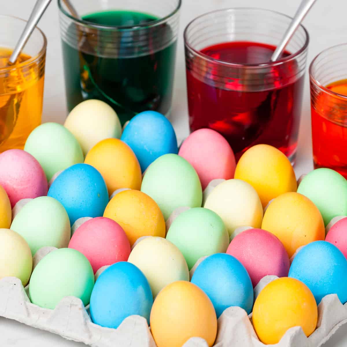 How to Dye Easter Eggs