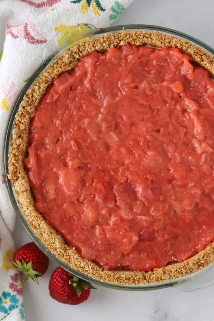 Strawberry rhubarb cheesecake, strawberry pie with graham cracker crust, creamy rhubarb pie. Strawberry rhubarb cream pie. Cheesecake rhubarb.