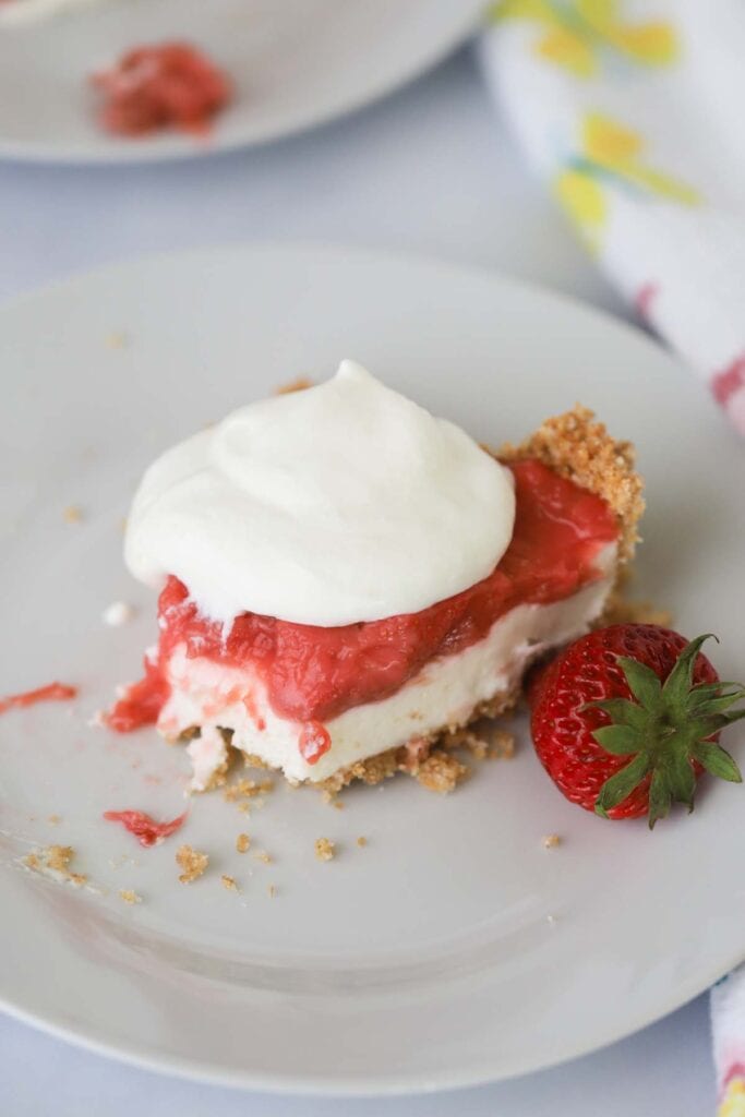 how to make strawberry rhubarb cream pie recipe