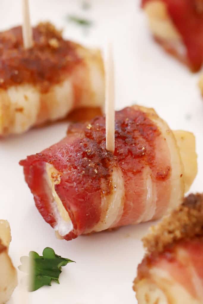 bacon wrapped chicken with toothpick, easy appetizer recipe, chicken breast appetizer, bacon appetizer recipe.
