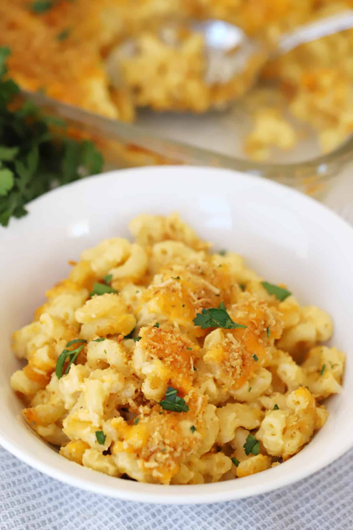 Easy Baked Mac and Cheese Recipe - The Carefree Kitchen