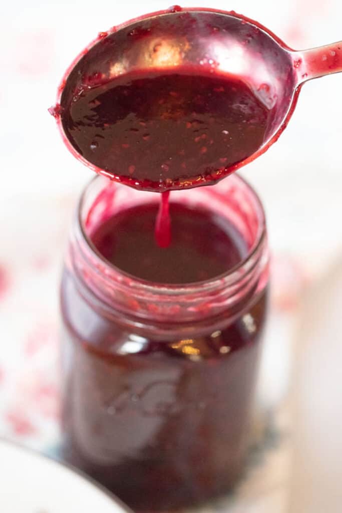 berry syrup recipe in a jar, fruit syrup recipe. 