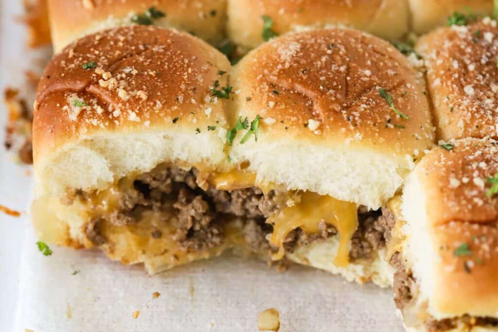 how to make the best Cheeseburger Sliders recipe using hawaiian rolls, ground beef recipe. 
