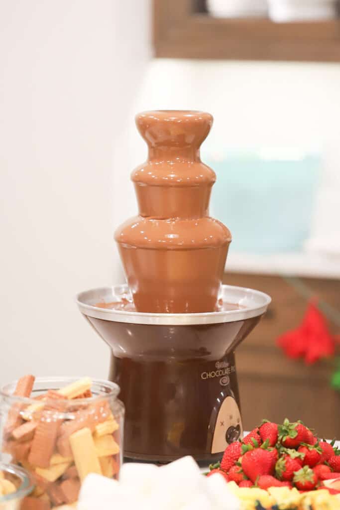 how to make a chocolate fountain recipe and an easy chocolate recipe for chocolate fountain.