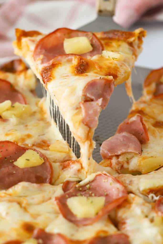 how to make homemade hawaiian pizza recipe, a pineapple pizza with Canadian bacon.
