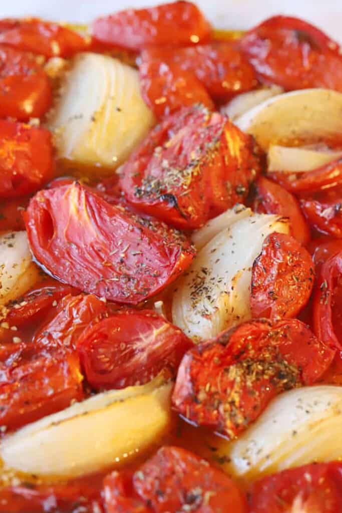 roasted tomatoes and onions in a glass baking dish, marinara sauce fresh tomatoes, marinara sauce recipe with fresh tomatoes, marinara with fresh tomatoes 
