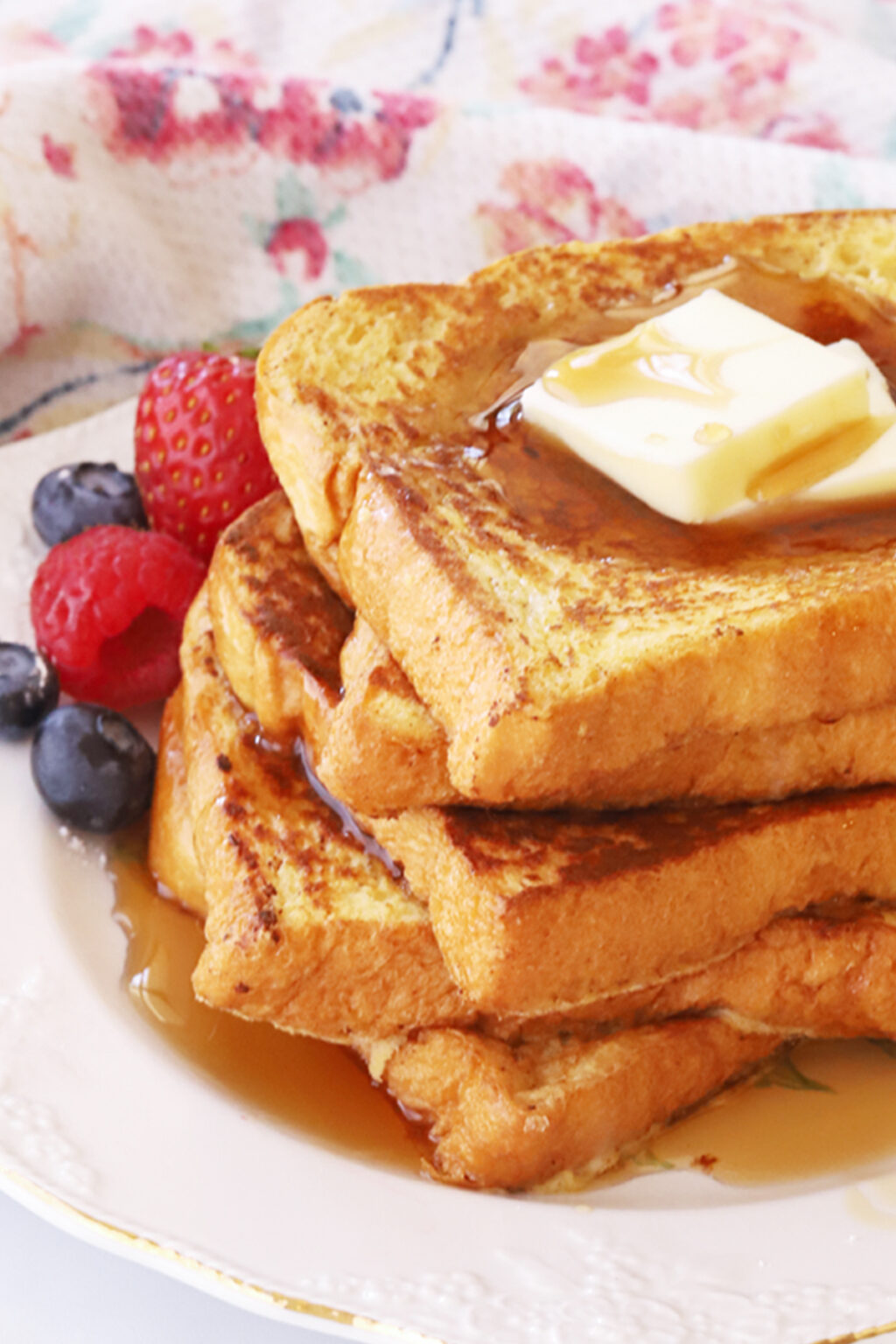 Classic French Toast Recipe - The Carefree Kitchen