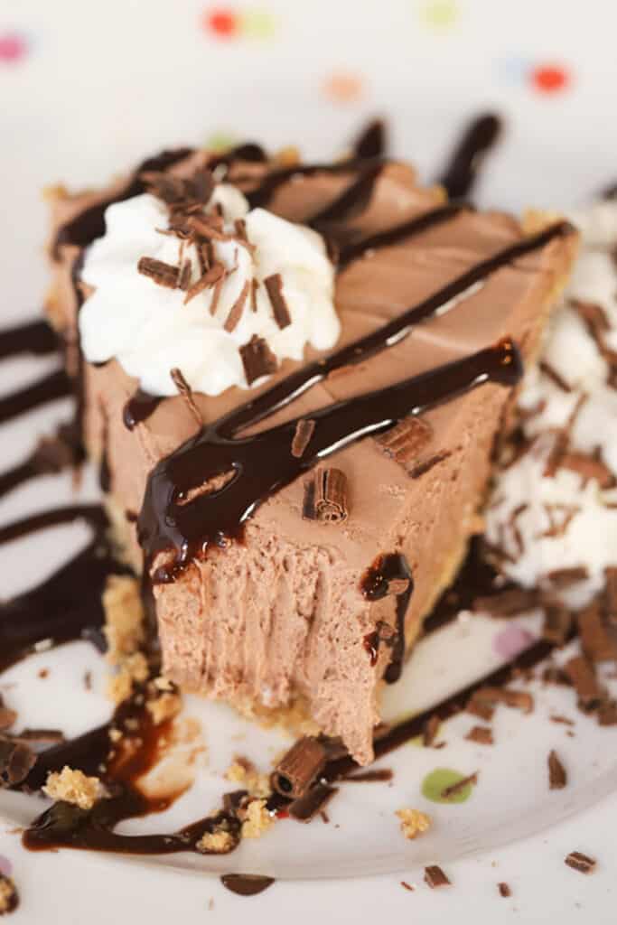 No Bake cheesecake with nutella, an easy make-ahead dessert. 