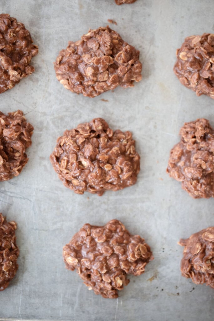 Easy no bake cookies nutella and oatmeal.