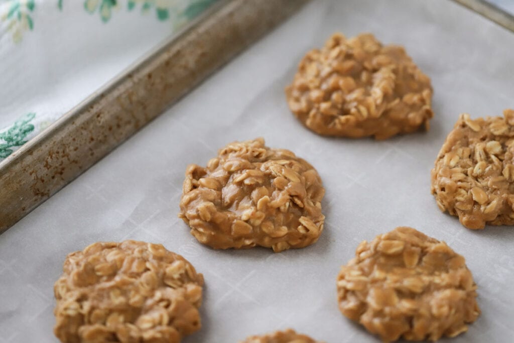 No bake cookies made with cookie butter instead of peanut butter, they're the best cookie butter no bake cookie recipe.