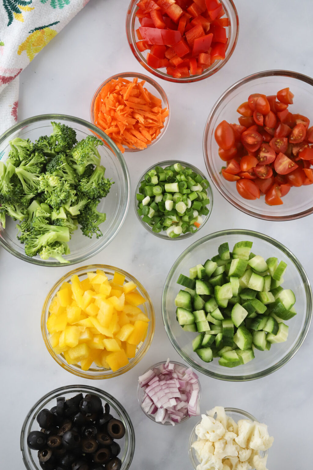 Homemade Veggie Pizza - The Carefree Kitchen