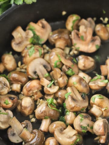 how to make the best garlic butter mushrooms on the skillet, cooking button mushrooms in a cast iron skillet
