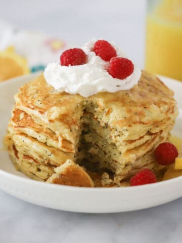 the best fluffy lemon poppyseed pancakes recipe