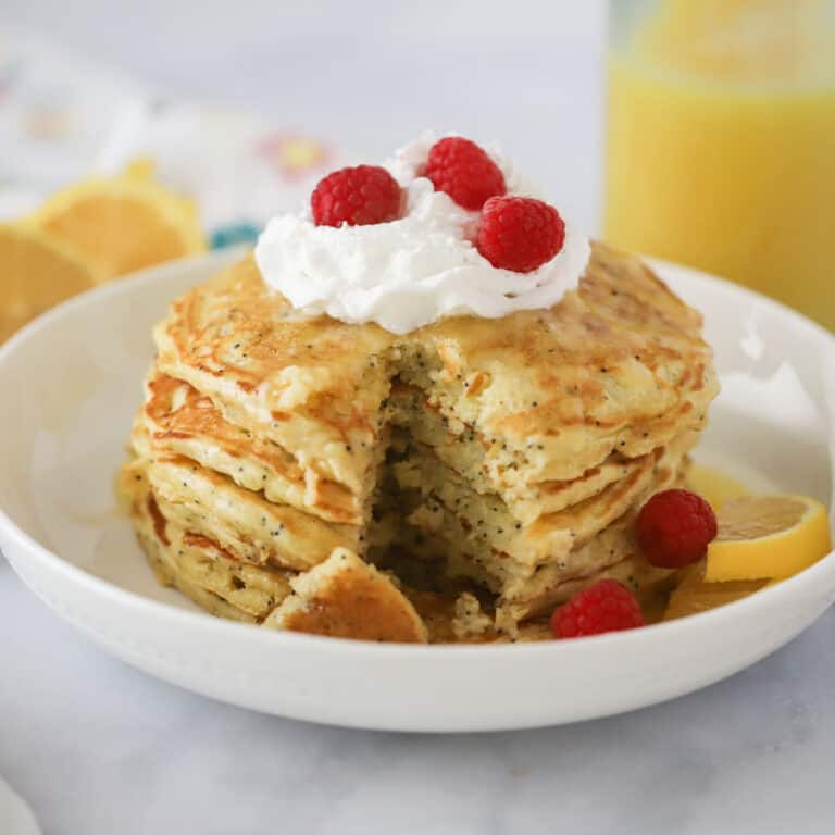the best fluffy lemon poppyseed pancakes recipe